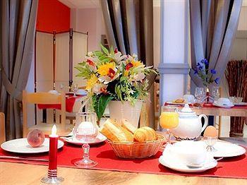 Hostellerie Du Cantal Murat  Exterior photo